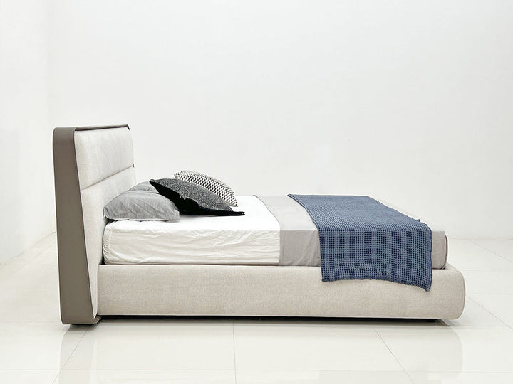 GC2338 Upholstered Bed