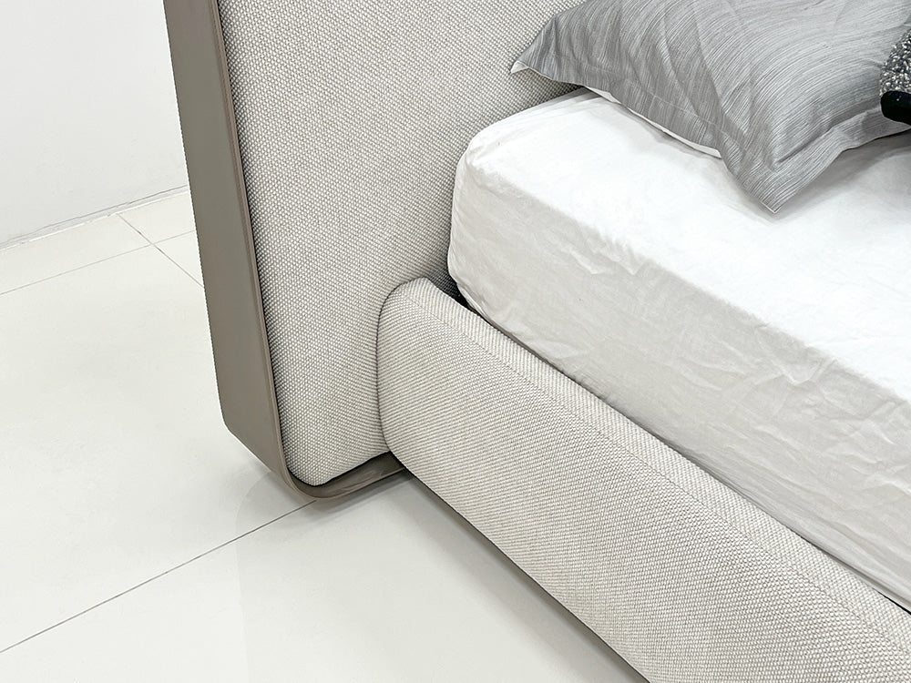 GC2338 Upholstered Bed