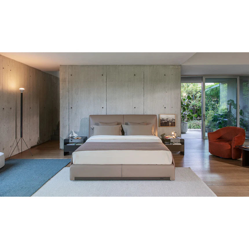 GC2557 Upholstered Bed
