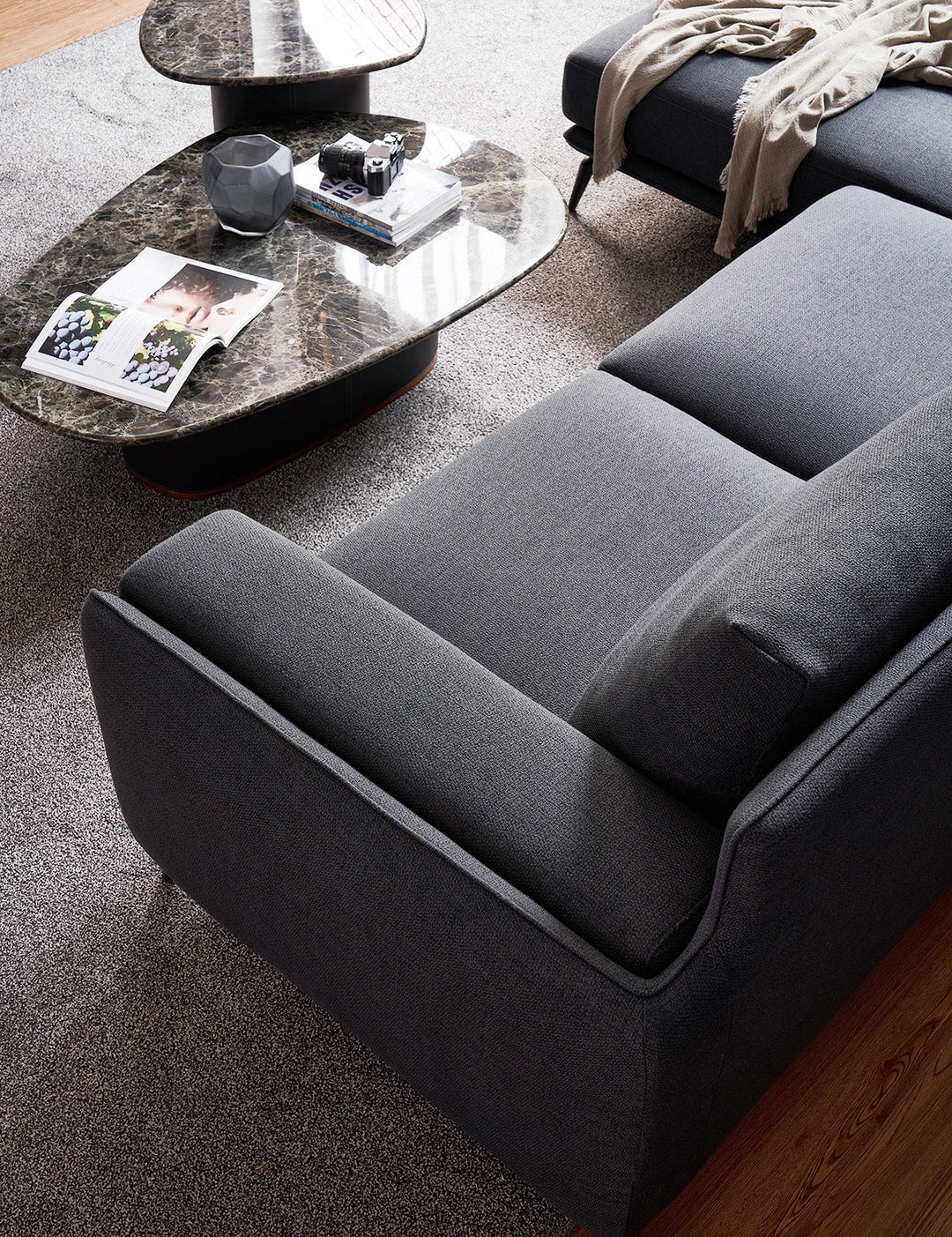 GS9023 Classic Detachable Fabric Sectional Sofa