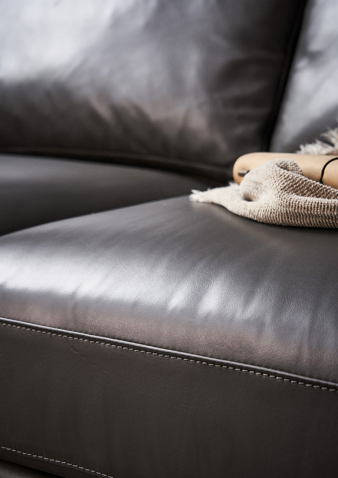 GS9049 Classic American 3 Seater Sofa