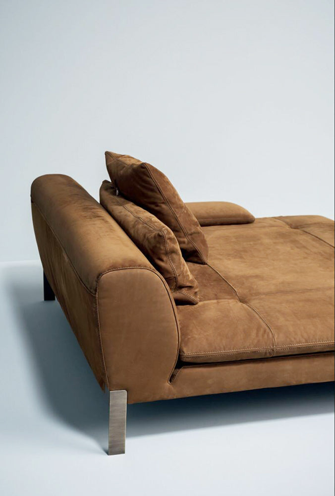 GS9081 Italian Modern Red Fabric Sofa