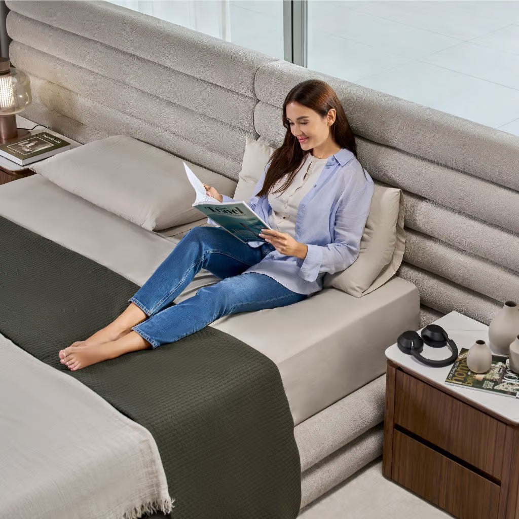 GC2509 Upholstered Bed